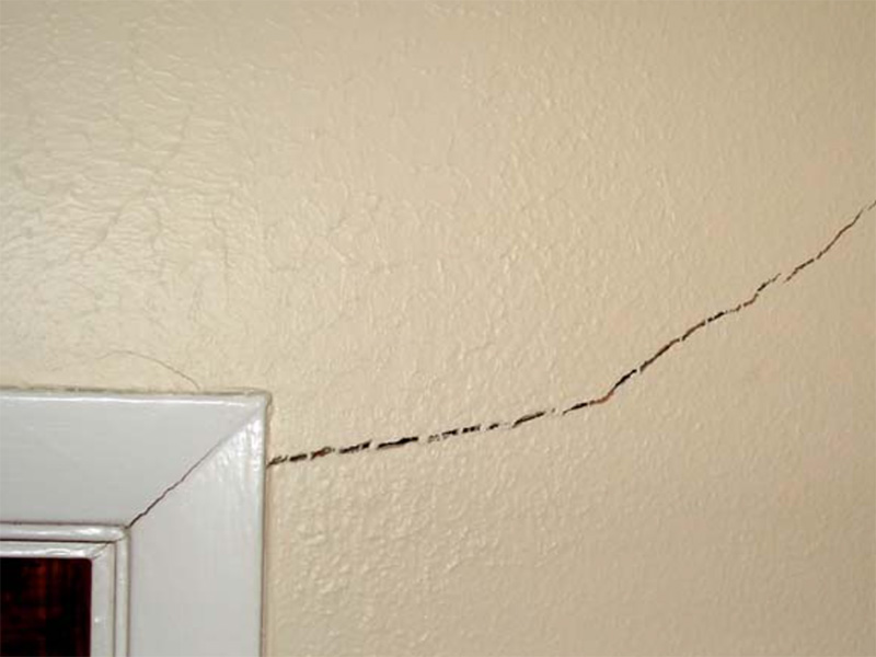 Large gap between ceiling and wall